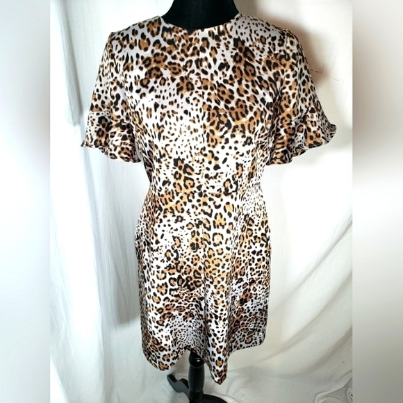 Banana Republic Leopard Print Short Sleeve Dress Sz 4 - Picture 1 of 10